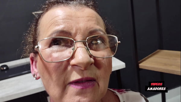 Download Video - A vovo teve que pagar o aluguel com sexo