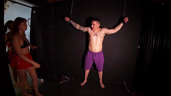 Maisie Lewis & Jasmine Brooks show The Irish Bull a good time