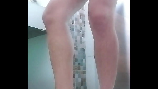 Download Video - I went to take a shower in a hotel's public bathroom and they caught me showing off and I was embarrassed