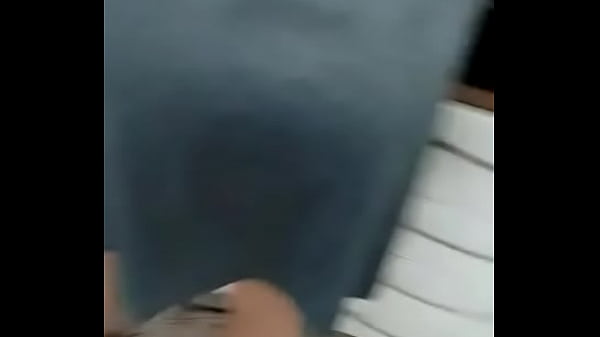 Download Video - Safada lava lou&ccedil;a enquanto da a buceta