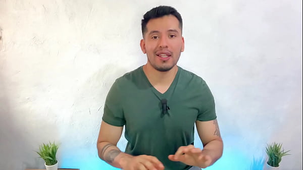 Mi mejor amigo me ofrece su culo virgen en la n...