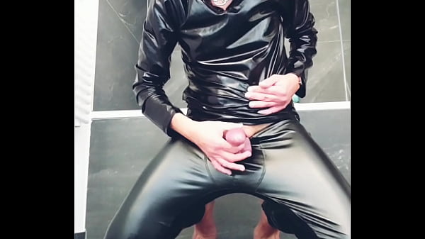 Download Video - horny leather guy is wanking
