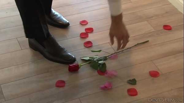 DevilsTGirls Aubrey Kate Gives Girlfriend Experience