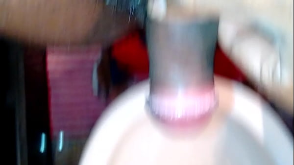 thumb me taking a piss