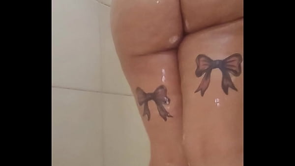 thumb quick shower tease