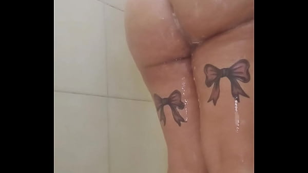thumb quick shower tease