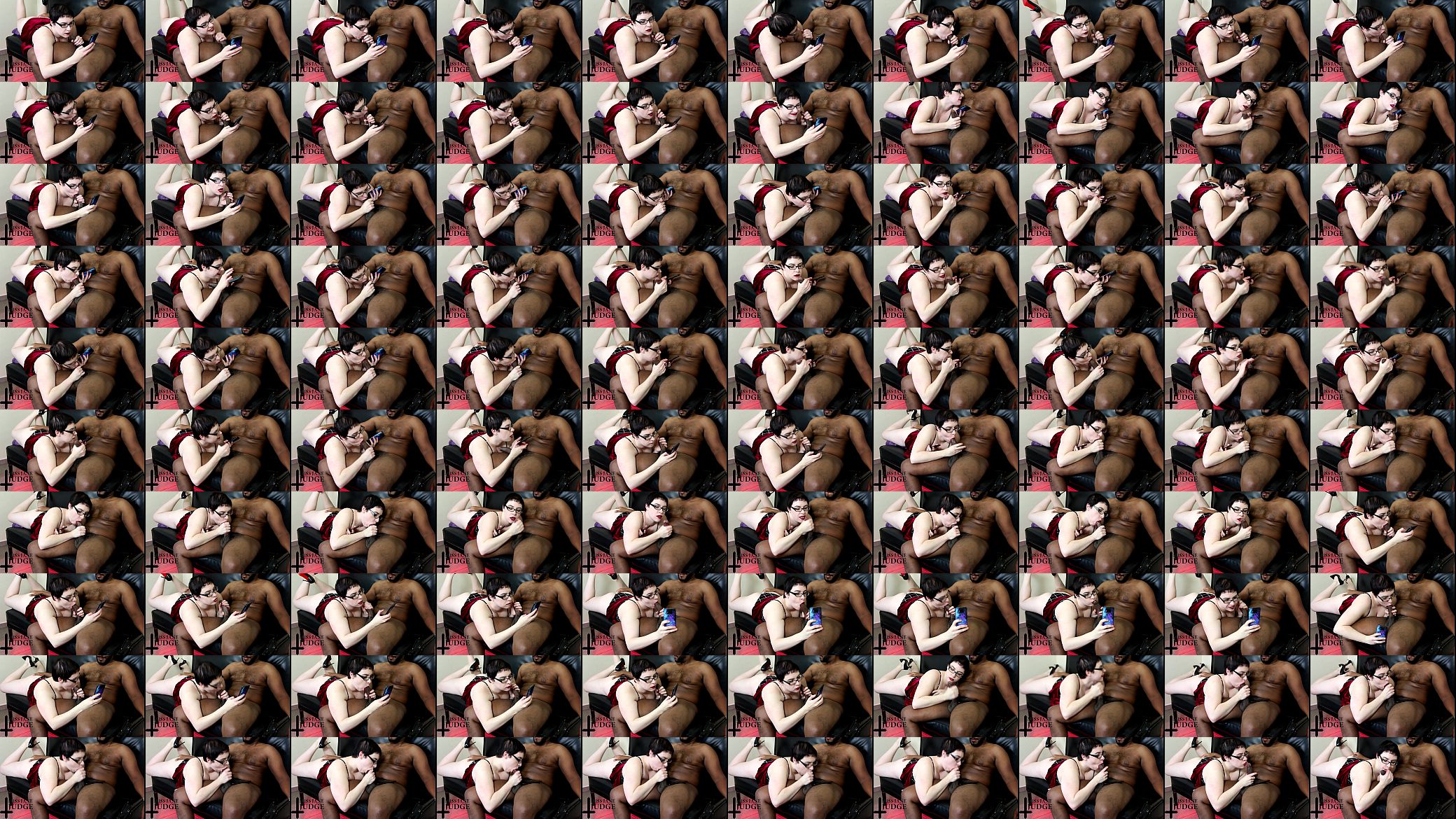 Blowjob while I play on my phone 预览图