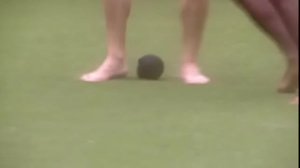 BBB15 Cezar and Luan playing ball in swim trunks