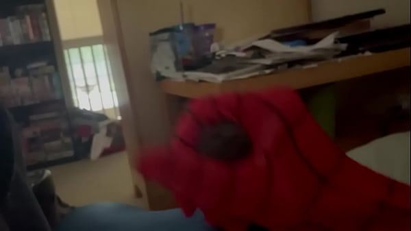 脱下我的蜘蛛侠服装