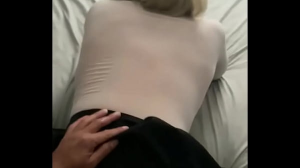 Jeune Pauzudo Mangeant La Cdzinha