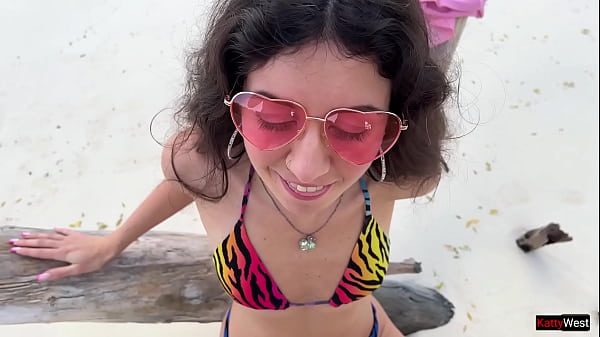 Golden shower for Katty on the public beach