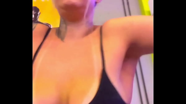 Before going to the gym, I was so horny for my husband to eat me, he didn't do anything! I got unbearably horny at the gym and cum ran down my legs!