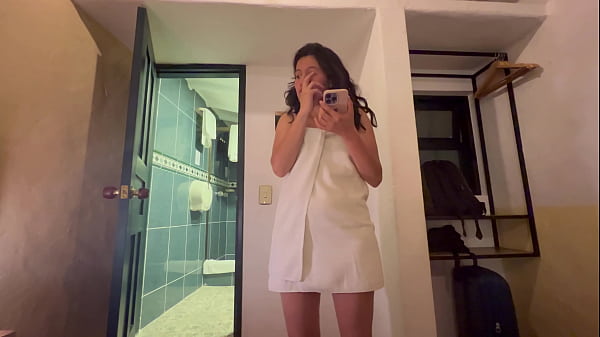 My girlfriend asks me to record her while she masturbates
