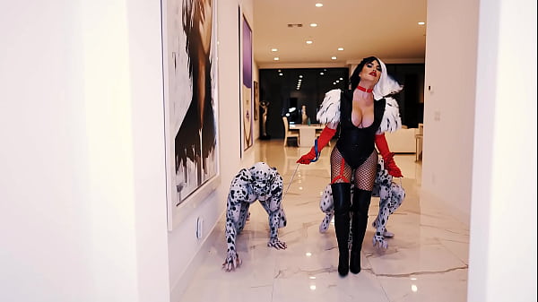 Stepmom enjoys a delicious doggy style fuck.Fucking my stepmom's pussy to the summer doggy.