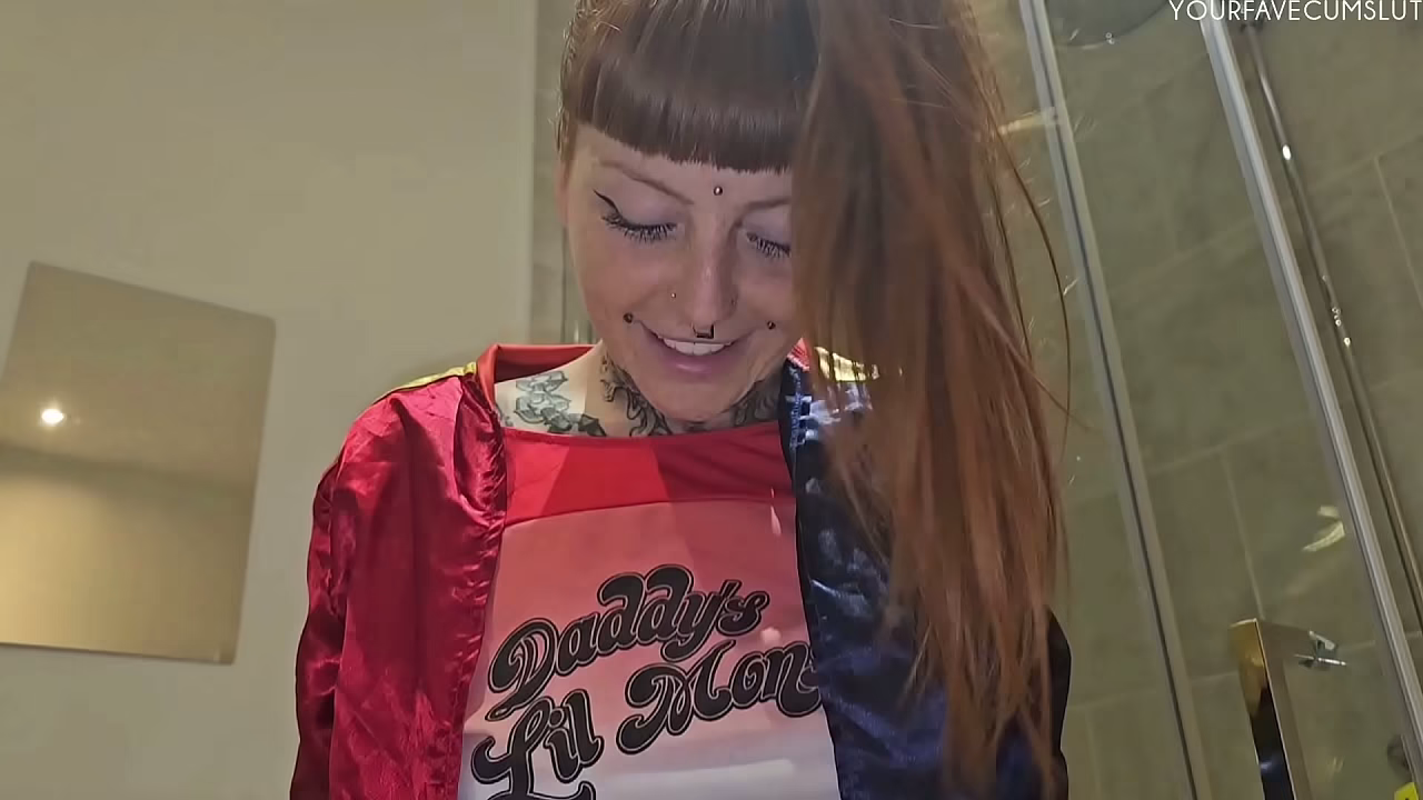 PEEING THROUGH MY HARLEY QUINN OUTFIT