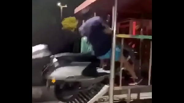 La de adjuntas