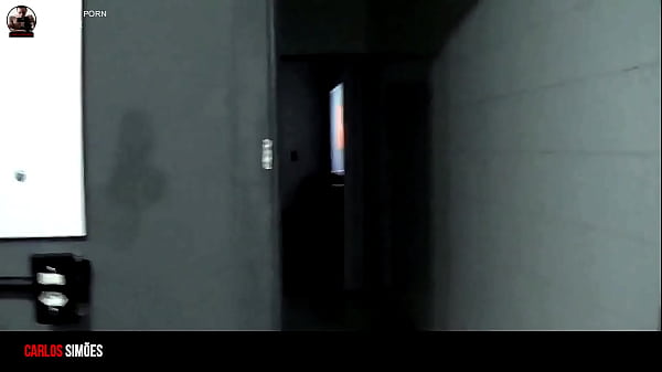 BIG ASS BRUNETTE SUCKING A TASTY COCK