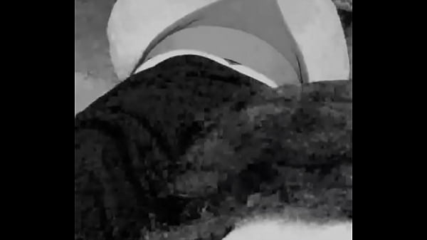 Venusit4 en el baño público