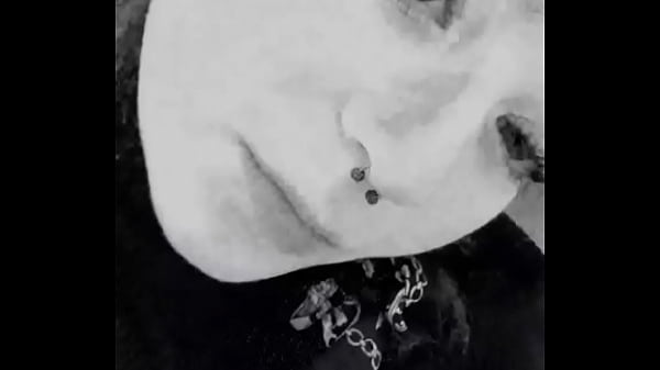 Venusit4 en el ba&ntilde;o p&uacute;blico