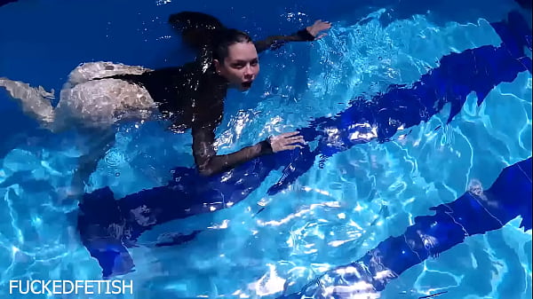 Latex body Underwater Jessica Bunny