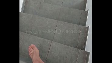 Ruiva bunduda sendo dominada, lambi o cuzinho e fodi a bucetinha com meu cintaralho