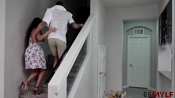 Diamond Kitty Milf Pussy Gets Juicier And Juicier