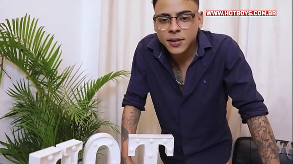 Download Video - Vict&atilde;o Porrete fodendo o novinho Igor Baianinho