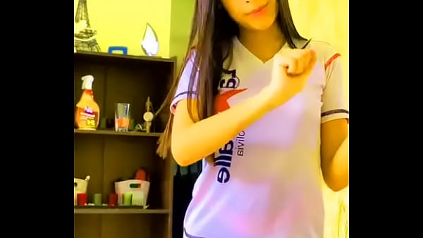 thumb cameltoe