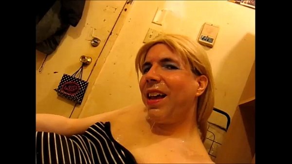 shemale PISSING like crazy!