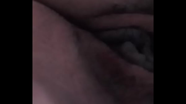 Se masturba por mi pene