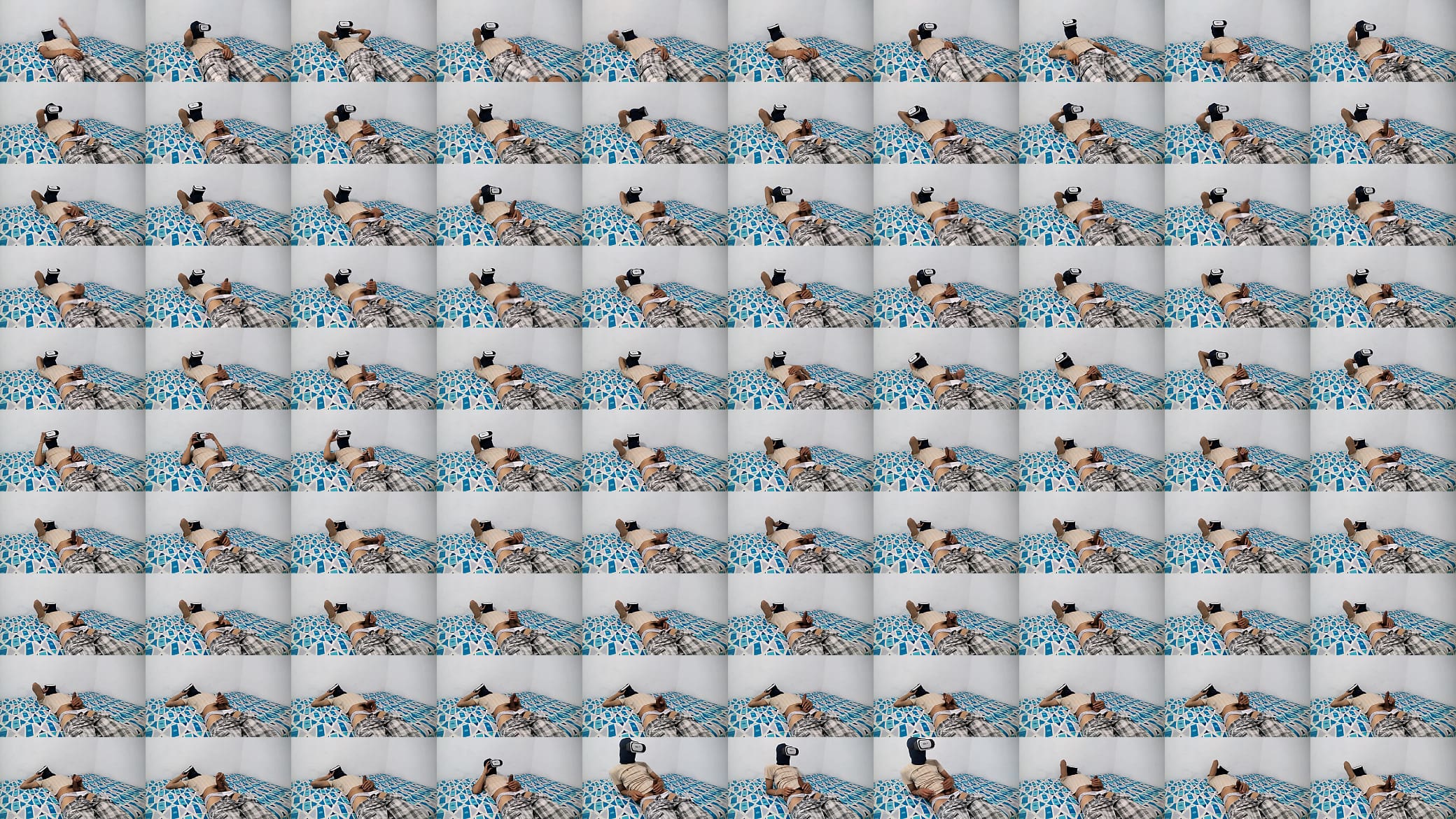 Watching porn with VR glasses - pleasurable masturbation 预览图
