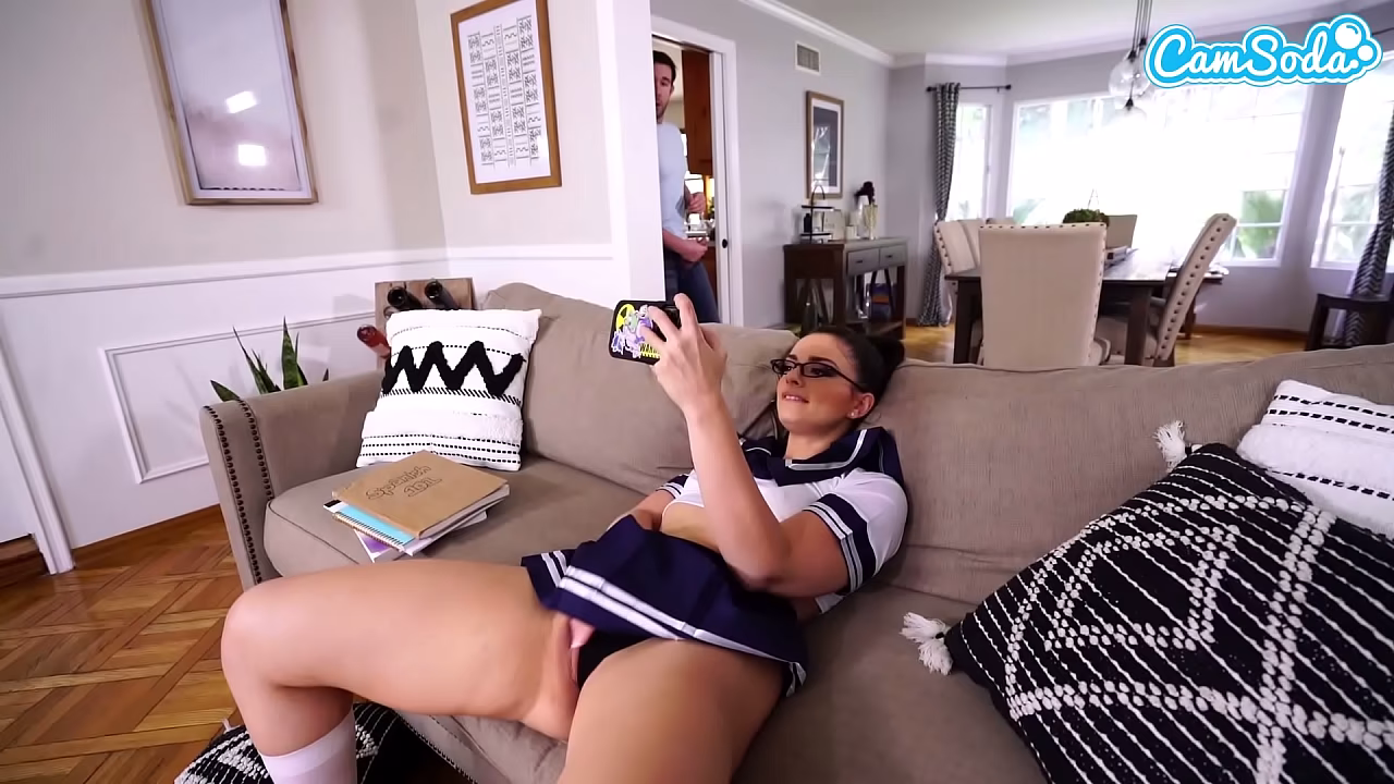 Caught Nerdy Stepdaugher Watching Porn and Fucked Her Big Ass