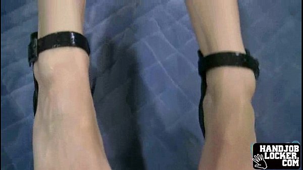 Amateur handjob slut