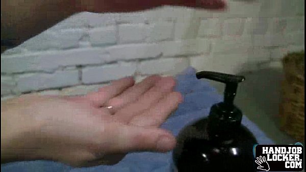 Amateur handjob slut