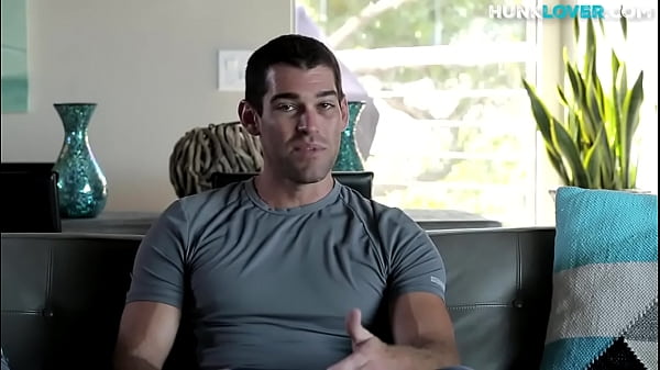 Showering sturdy amateur jerks off his long spe...