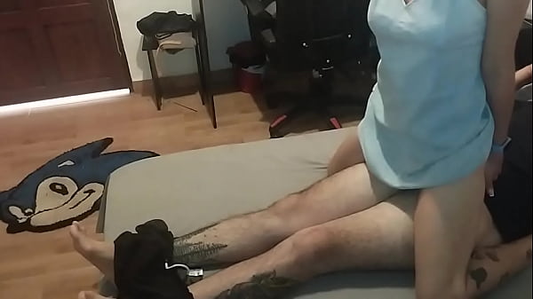 Download Video - hermanastra cachonda viene por sexo duro y por su leche