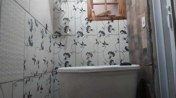 Me checking out the shower fix like that Stella Still