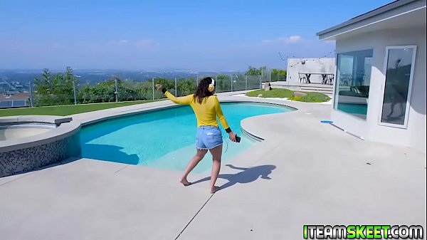 Sarah Lace rewards the stud with a blowjob of a lifetime