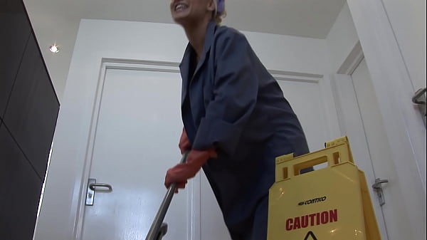 Blonde Piece Of Toilet Trash Does Her Job