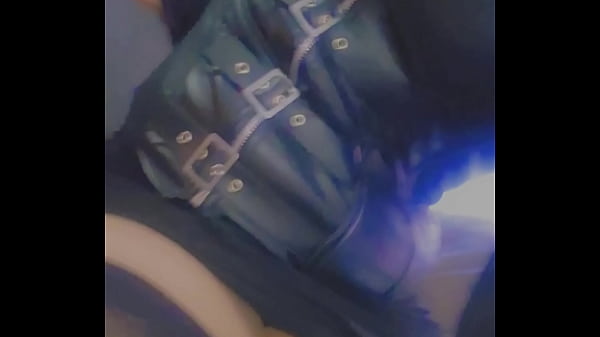 Je suis toute chaude et exciter ma petite tenu te plaît