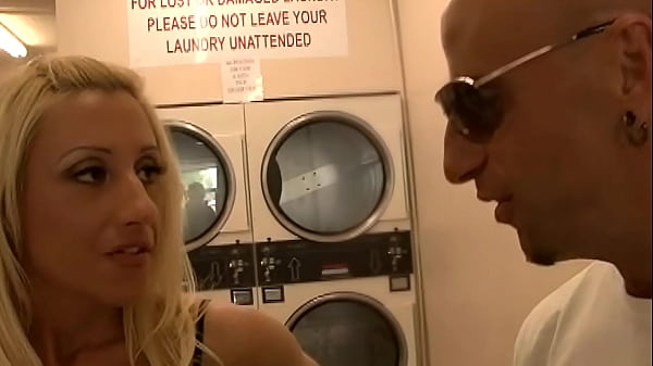 Fucking blonde big tits mom