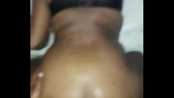 Download Video - Arrombando o Cuzinho da Casada Novinha &lpar;OBS&colon; dos 3&colon;40 aos 6&colon;00 s&oacute; rola o audio das estocas pois a c&acirc;mera saiu de tomada&rpar;