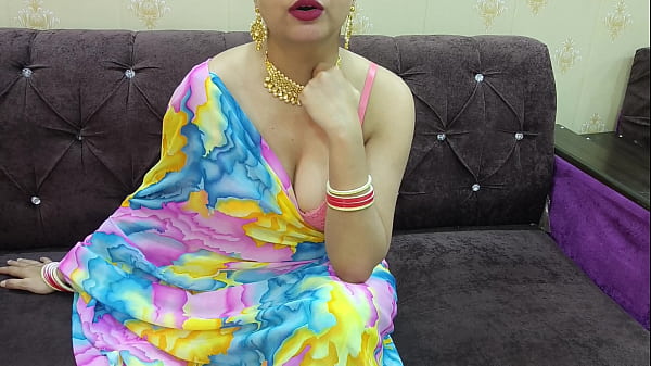 Desi Indian Saara bhabhi gave first experience to brother-in-law by opening his mouth and inserting his ass into pure maze