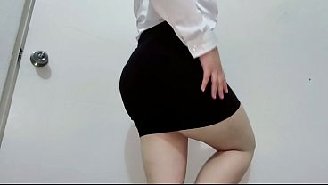 I'M FUCKING A BIG-ASS LATINA SECRETARY AFTER THE PARTY. SHE ARRIVES VERY HOT AND LETS ME SUCK HER OFF AND FUCK HER IN DIFFERENT POSITIONS.