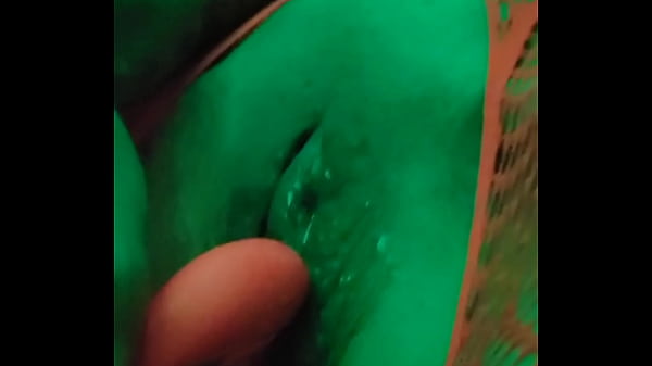 Cricket loves pink Thumbnail