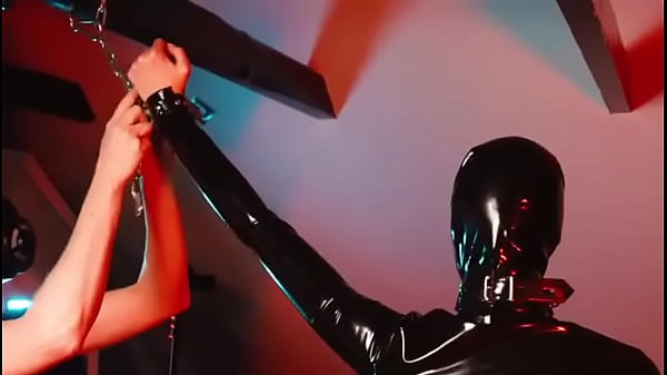 1000 Follower on insta! We’re preparing ourselves to show you more of our rubber world! #latex #LatexQueen #latexlife #l...