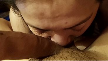 Amateur Latina woman lets her stepfather finish in her mouth and swallows all the semen after tasting his pissed cock