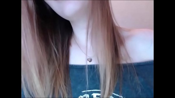 Very Pretty TS Spreads Her Legs and Plays on Cam