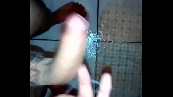 | Sperme Dans Le Bain | Gozo Dans Le Bain |