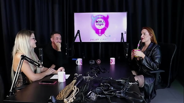 Download Video - Loira gostosa pelada leva chicotada na bunda depois da convidada falar dos aprendizados das sess&otilde;es e o dia que o cliente defecou por n&atilde;o saber fazer uma chuca - Maisa Pravo &lpar;Domme&rpar; &lpar;SHEER&sol;RED&rpar;